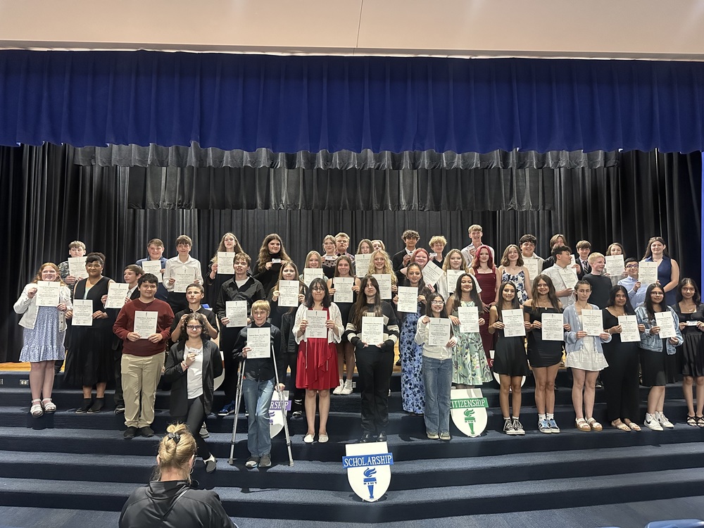 Phoenix Students Inducted into NJHS ddschools.org/o/delavan-dari…
