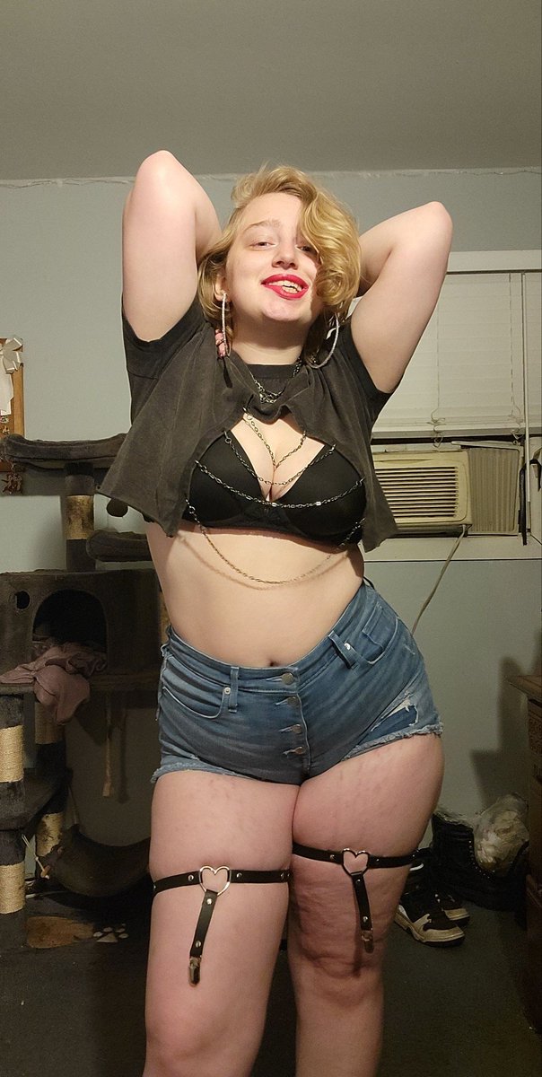 BryanCarro76388's tweet photo. Be honest, do you like chubby girls?

https://t.co/zImdkA9JV3 https://t.co/t3aRPllNiK