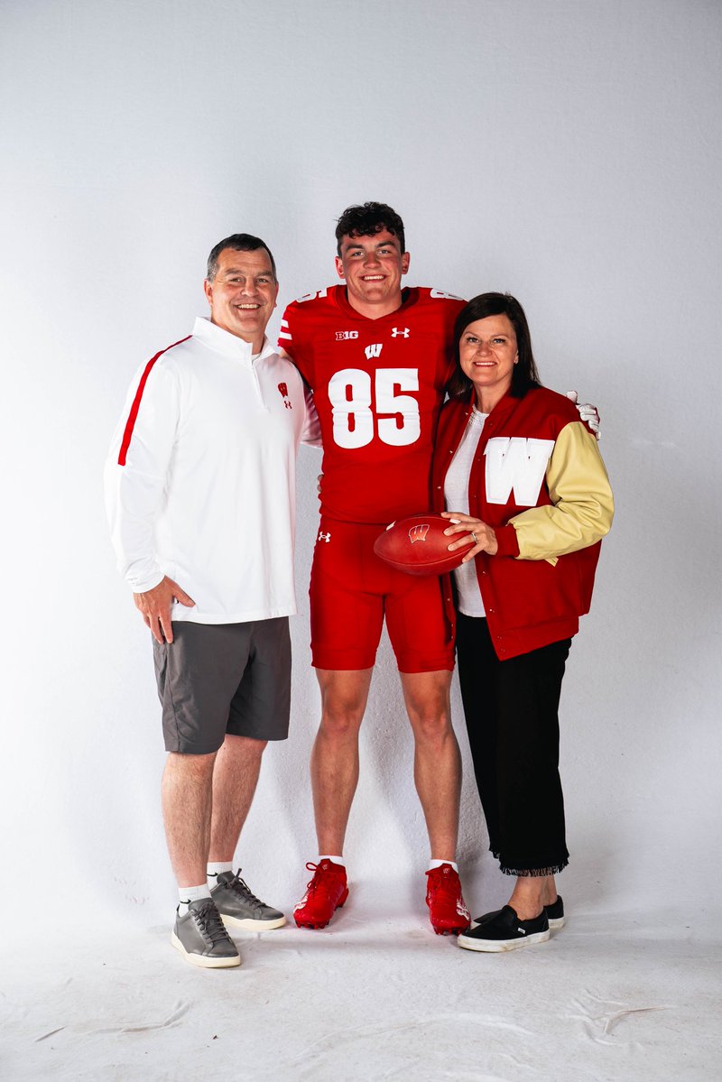 4⭐️Jack Sievers (@jacksievers2) on Twitter photo Thank you <a href="/BadgerFootball/">Wisconsin Football</a> and <a href="/NateLetton/">Nate Letton</a> for a great official visit!! I appreciate the staffs hospitality!
<a href="/coachcroninamhs/">Coach Cronin</a>
<a href="/BrandonHuffman/">Brandon Huffman</a>
<a href="/Ryan_Clary_/">Ryan Clary</a> Thank you <a href="/BadgerFootball/">Wisconsin Football</a> and <a href="/NateLetton/">Nate Letton</a> for a great official visit!! I appreciate the staffs hospitality!
<a href="/coachcroninamhs/">Coach Cronin</a>
<a href="/BrandonHuffman/">Brandon Huffman</a>
<a href="/Ryan_Clary_/">Ryan Clary</a>
