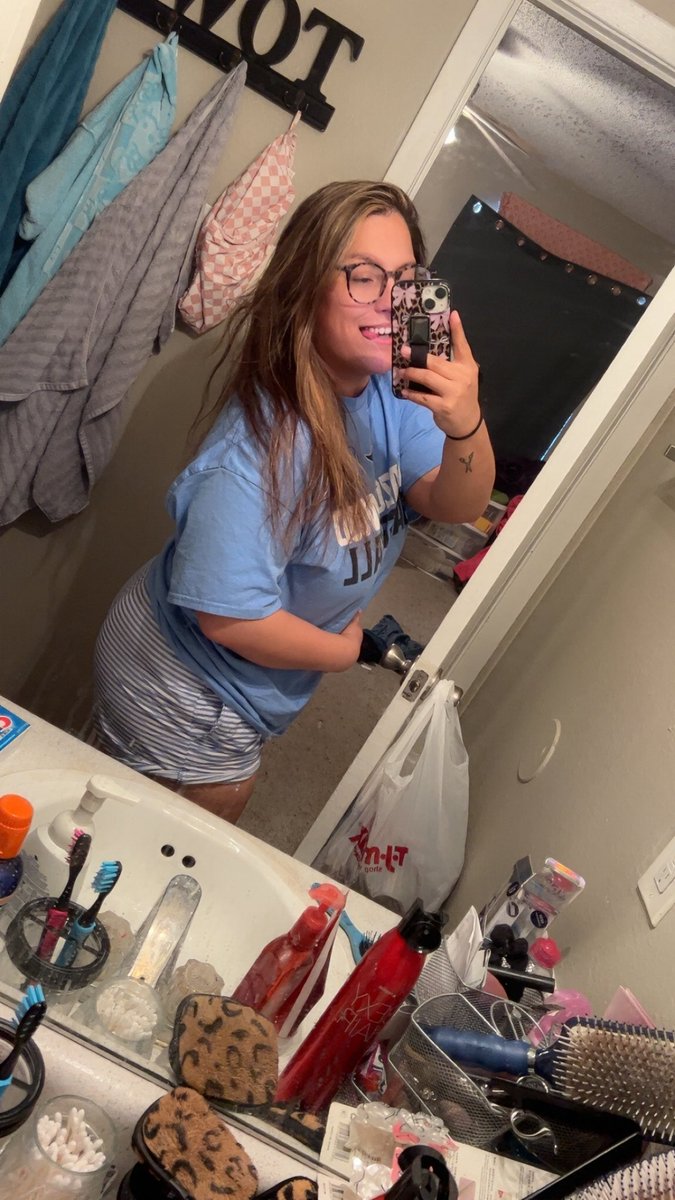 PRedcity's tweet image. Living life like Hello Kitty would want: cute, confident, and a lil’ demanding 💖🐱✨

findom femsub paypig whalesub cashcow bratworship humiliation cuck paypigs