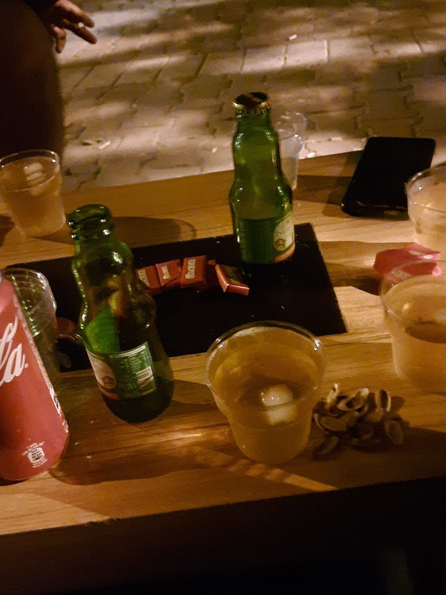 Gece gece arkadaş manitasından ayrılmış rehabilite seansı uyguluyorum. 
siktiret senden iyisinimi bulucak kaybeden o olur.
Sana iyi gelmiyodu zaten
Ara ver belki o eksikliğini farkeder geri gelir vs vs.vs.🤣