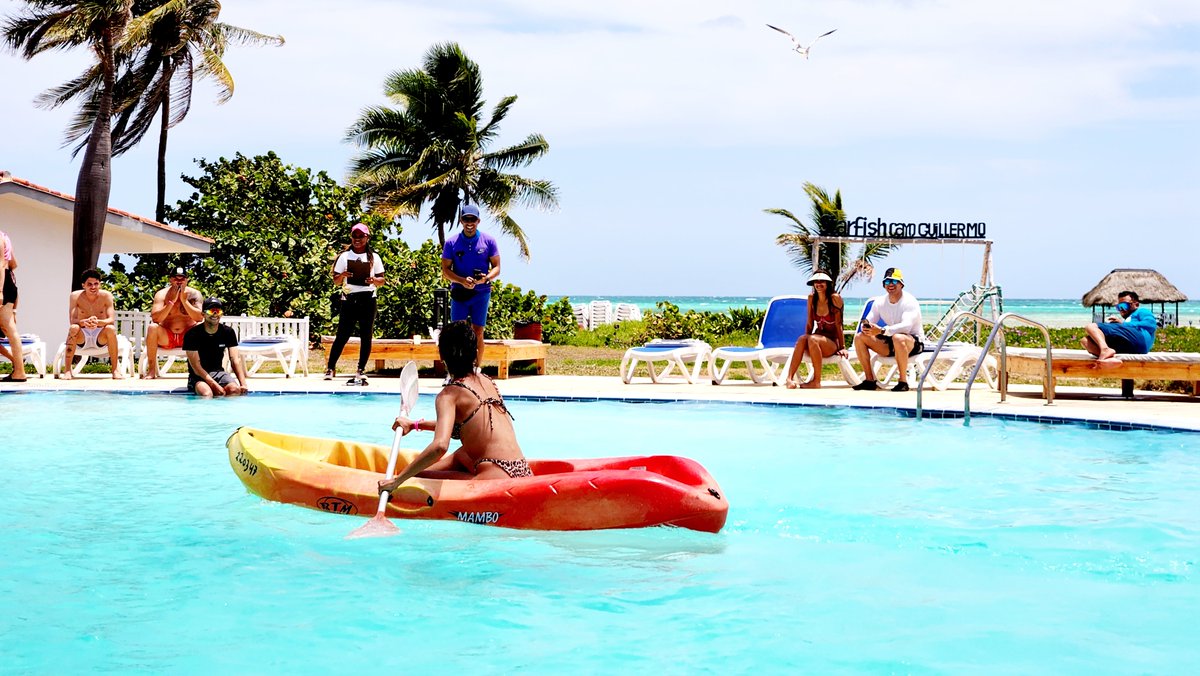 SFCGCM's tweet photo. Paddle, splash, and have fun! Kayak adventures await in our pool 🚣‍♂️💦
--
Rema, salpica y diviértete! La aventura en kayak te espera en nuestra piscina 🚣‍♂️💦
#starfishcayoguillermo   #GranCaribeHotels   #JardinesdelRey   #kayakfun   #diversionacuática https://t.co/lzEnhspvMu