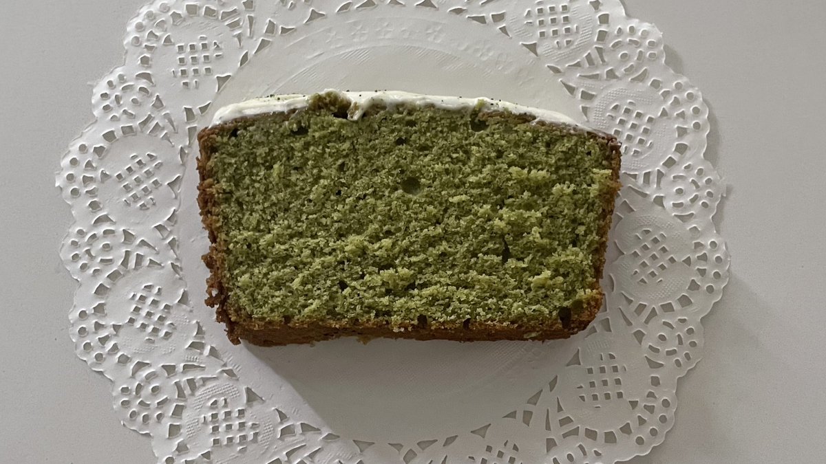 matcha pound cake w earl grey cream cheese frosting &lt;3