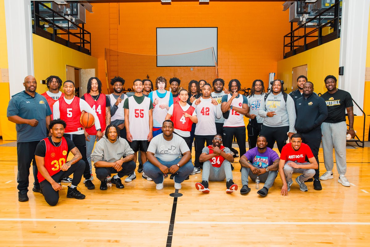 SpOlympicsMD's tweet photo. We’ve been hoarding some gems… welcome to #PhotoWeek! First up: Unified Rec Basketball at @BowieState 🏀 >> https://t.co/SiyoAXGjyN

📸 Drew Koritzer

#ExperienceInclusion #UnifiedSports#CollegeRecLife https://t.co/dRQle97ggR