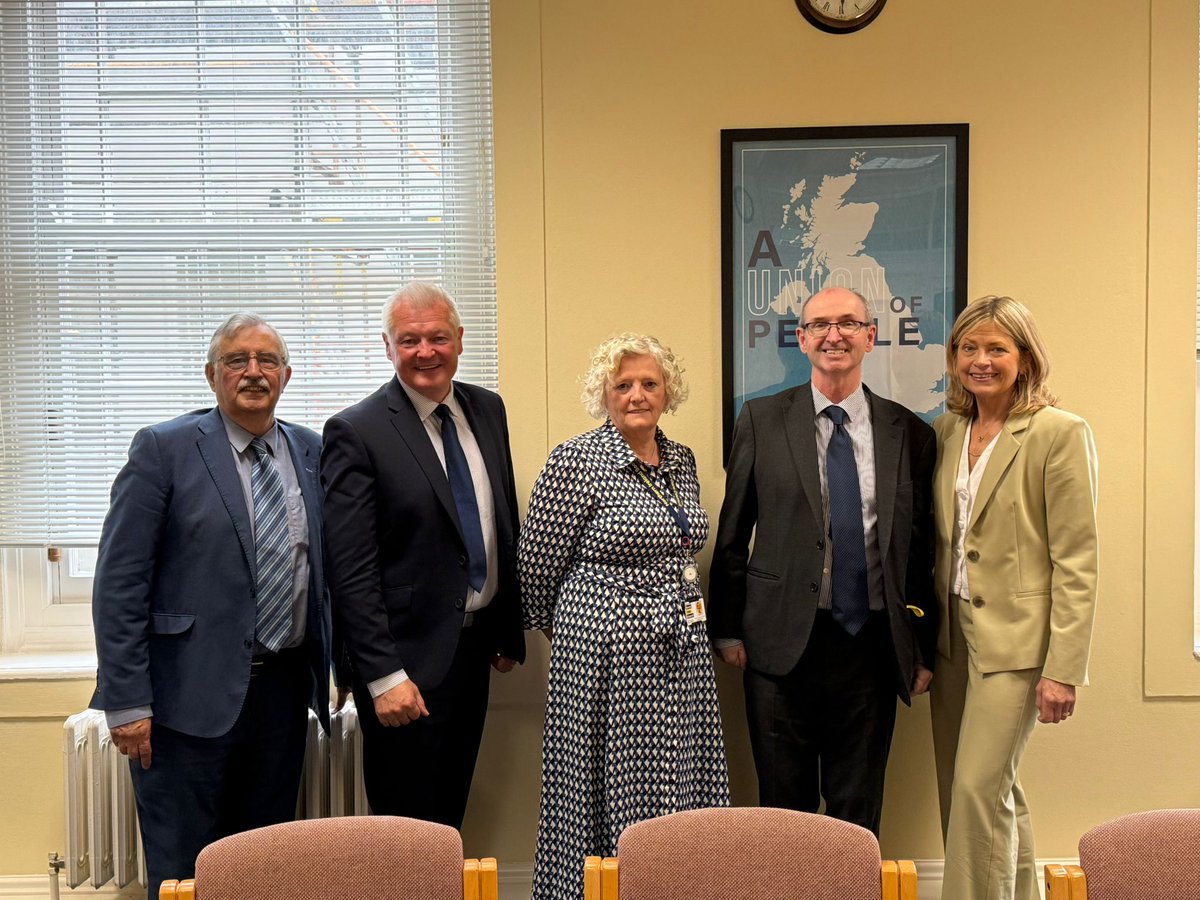 Received a briefing  along with  Diana Armstrong MLA from members of the NI Social Care Council on the work of social workers and social care workers. The sector employs over 48,000 staff who all make a huge positive difference to the quality of life of clients.@uuponline@NI_SCC