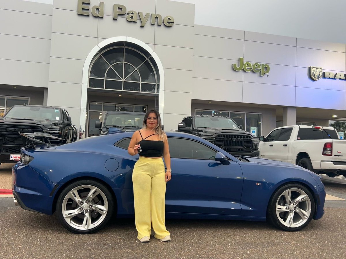 EdPayneCDJR's tweet image. Big congrats to Alba Gomez on her 2021 Chevy Camaro 2SS!🔥
Shoutout to Martin for making it happen!
🔗 Check out more muscle: paynedodgechrysler.com/used-cars-wesl…

#ChevyCamaro #2SS #Congrats #PayneAutoGroup #LoQueTuQuieresRegardless