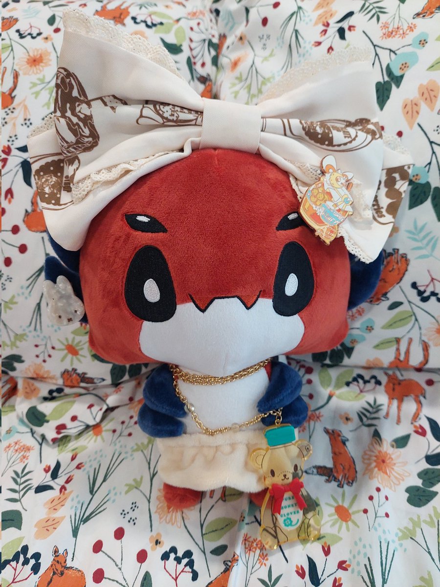 berridistracted's tweet photo. My Holostars bbs, but make it lolita fashion ✨️
The mascot heads are massive that they can wear my headbands, lol. #Tempusnui #Bubbies #holoARMIS #Merchzader #nuiwiwi #holoTEMPUS https://t.co/0IixviNr0A