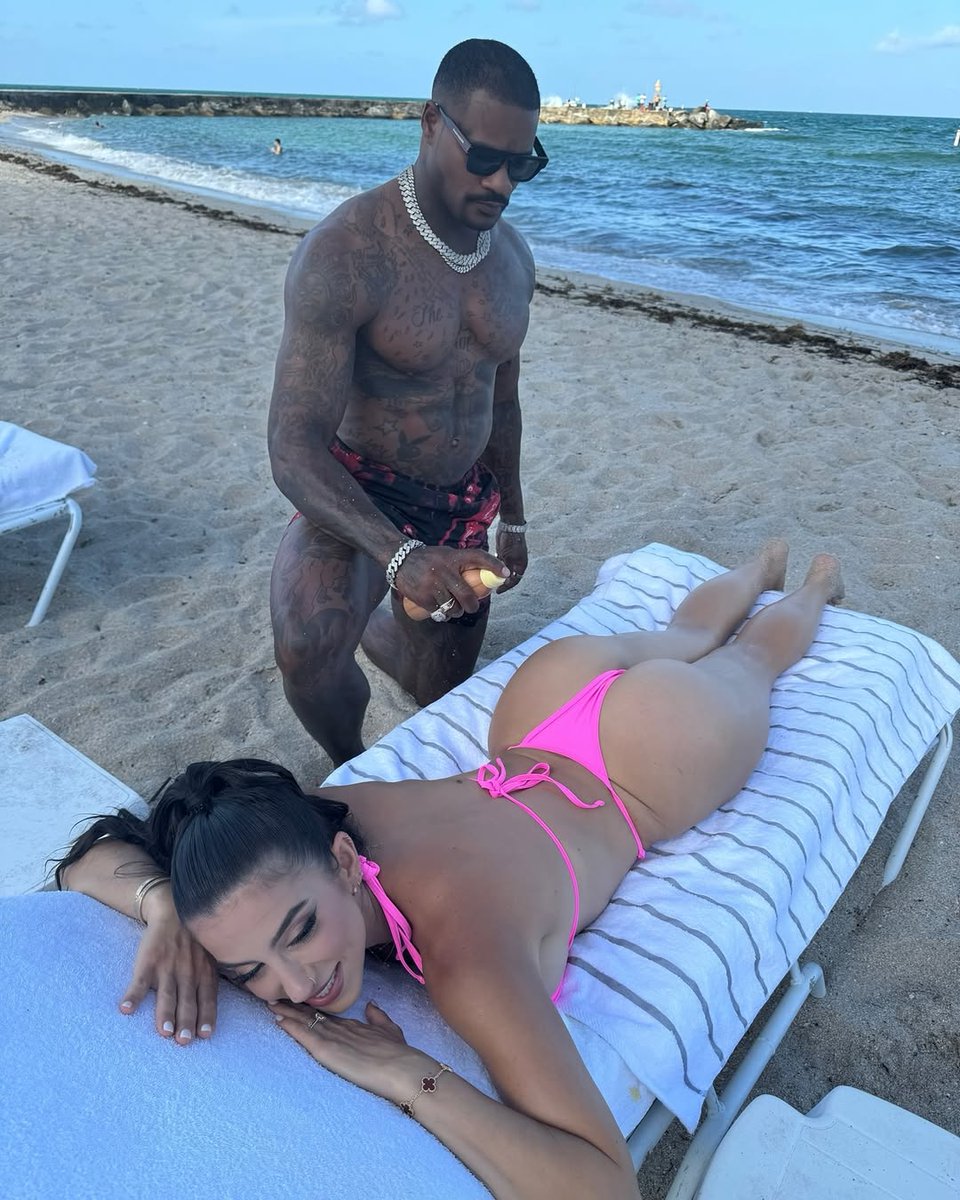 <a href="/InternetH0F/">internet hall of fame</a> I want to see your reaction to my new video with Jason 🤭