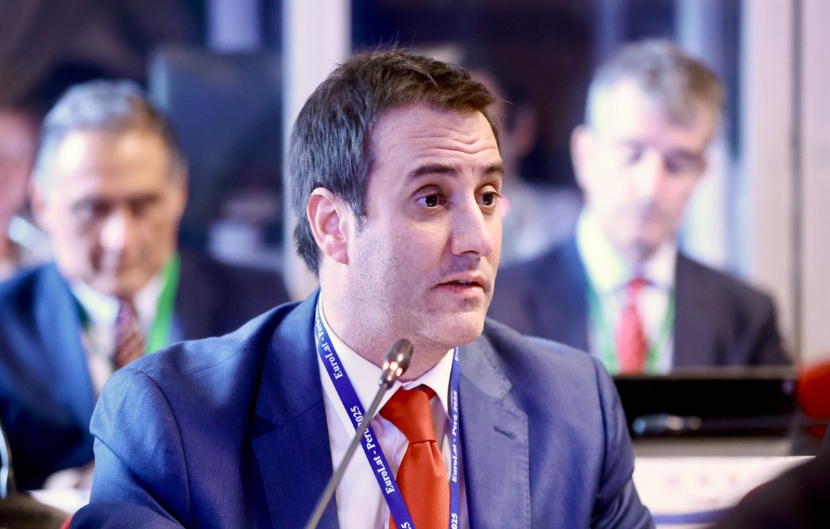 <a href="/AdolfoMendozaL/">Adolfo Mendoza Leigue</a> #EuroLat2025Lima 🇵🇪 Parlamentario del PARLASUR <a href="/ConradoRodUy/">Conrado Rodríguez</a> expresó su preocupación por las nuevas restricciones para solicitar la ciudadanía italiana: "una decisión de un país europeo, afecta a naciones con fuertes lazos históricos como Uruguay, Venezuela, Argentina y Brasil"