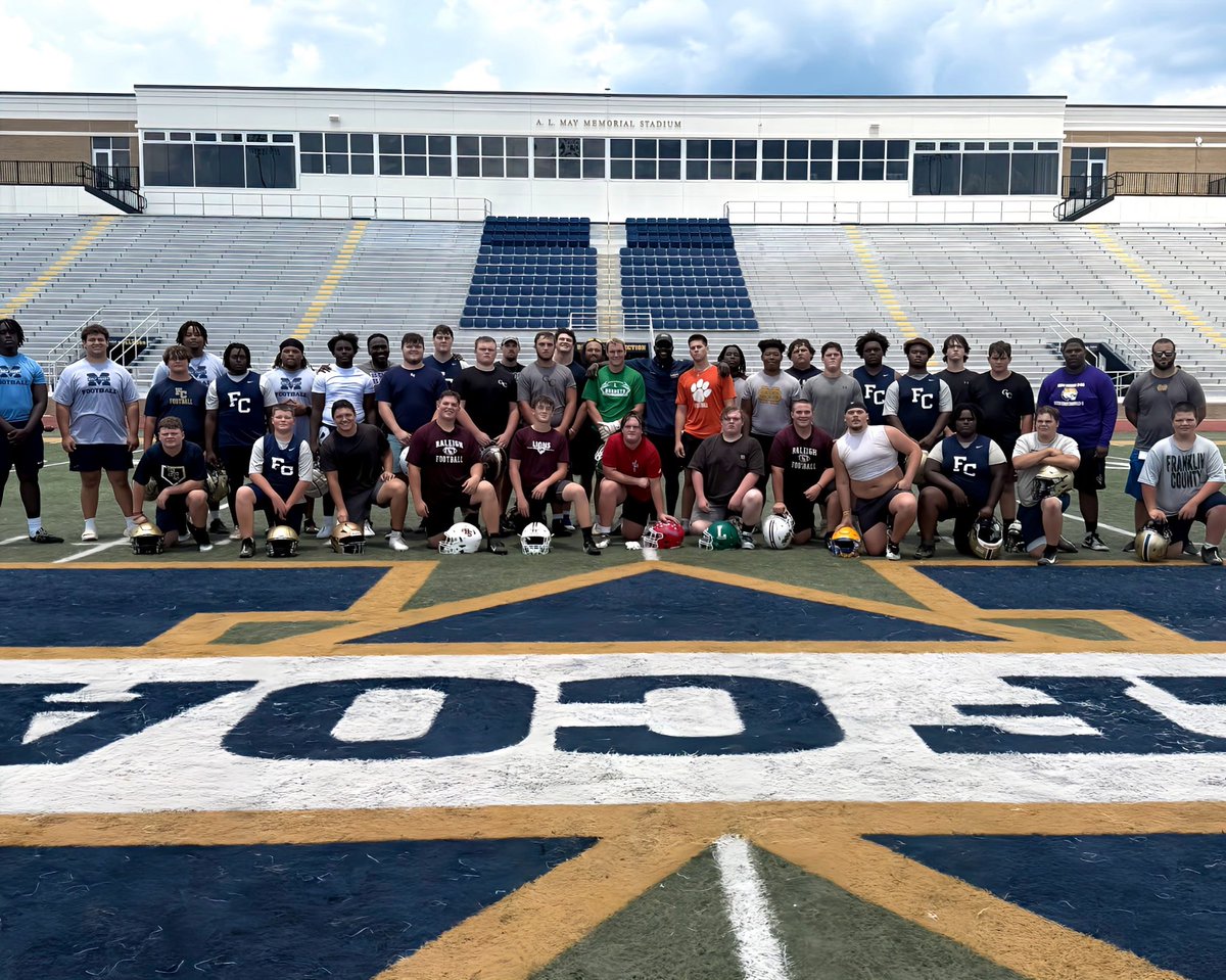 Coach Richard "Rich" Dorceus (@coachrich72) on Twitter photo Always a great day to be a Dawg!!!π―We had a great group of players today, especially on the OL!!! #TrenchMobb #ComeToTheCoast #InTheBlueπ―ππΏπ₯πͺπΏπππΏπ€ Always a great day to be a Dawg!!!π―We had a great group of players today, especially on the OL!!! #TrenchMobb #ComeToTheCoast #InTheBlueπ―ππΏπ₯πͺπΏπππΏπ€