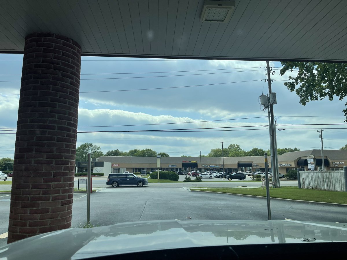 mrs_vandam66's tweet image. I have to give these pilots credit. Their perfectly placed rows of chemtrails are impressive! Soooo sick of this #chemtrail #chemicalwarfare #bioengineer