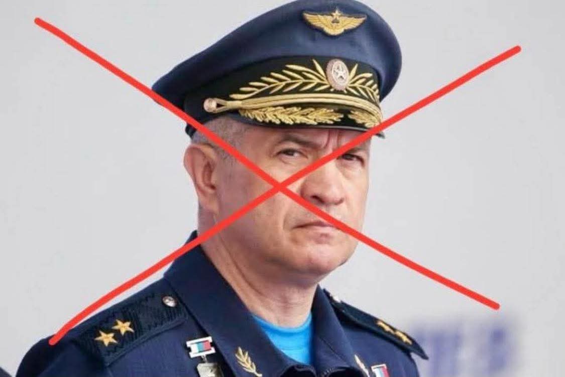 Che strano il #tenentegenerale Sergei Kobylaš, comandante dell'aeronautica militare russa, è caduto accidentalmente da una finestra.
🤔🤔🤔