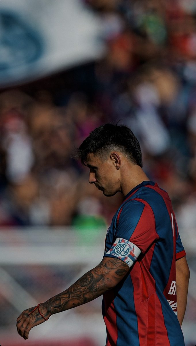 a ver, tema Bareiro

ya está, no lo pidan más. No podemos seguir endeudándonos con un mercenario que a la primera buena q tenga seguro se va otra vez. Ya suficientes quilombos tenemos con el plantel actual. 

por mi, es un No rotundo