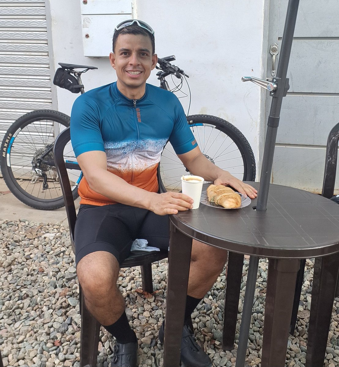 Danielozanortiz's tweet photo. Más Kg 💪🏿, más Km 🚲.
.
.
.
.
.
#gym #Bielas #bucaramanga #Santander #Colombia https://t.co/R4AiAT7GTc