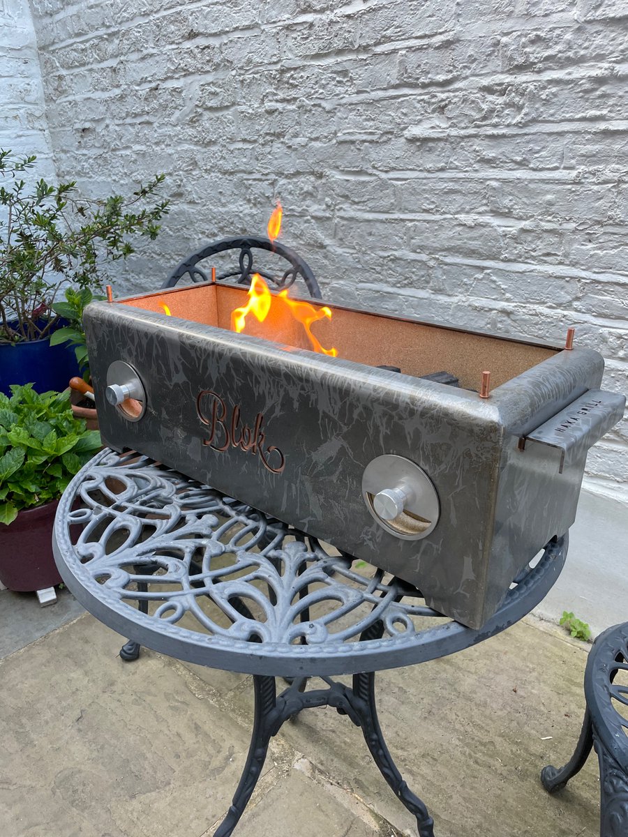 Completely unnecessary Monday night cook up, but 🐭 got a Konro grill