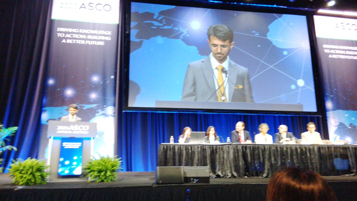 Hassan Abushukair (@hmabushukair) on Twitter photo Super proud of med student <a href="/MuntaserZy/">Muntaser Zyoud</a> from Jordan!
That was a great talk on a super important question #ASCO25 Super proud of med student <a href="/MuntaserZy/">Muntaser Zyoud</a> from Jordan!
That was a great talk on a super important question #ASCO25