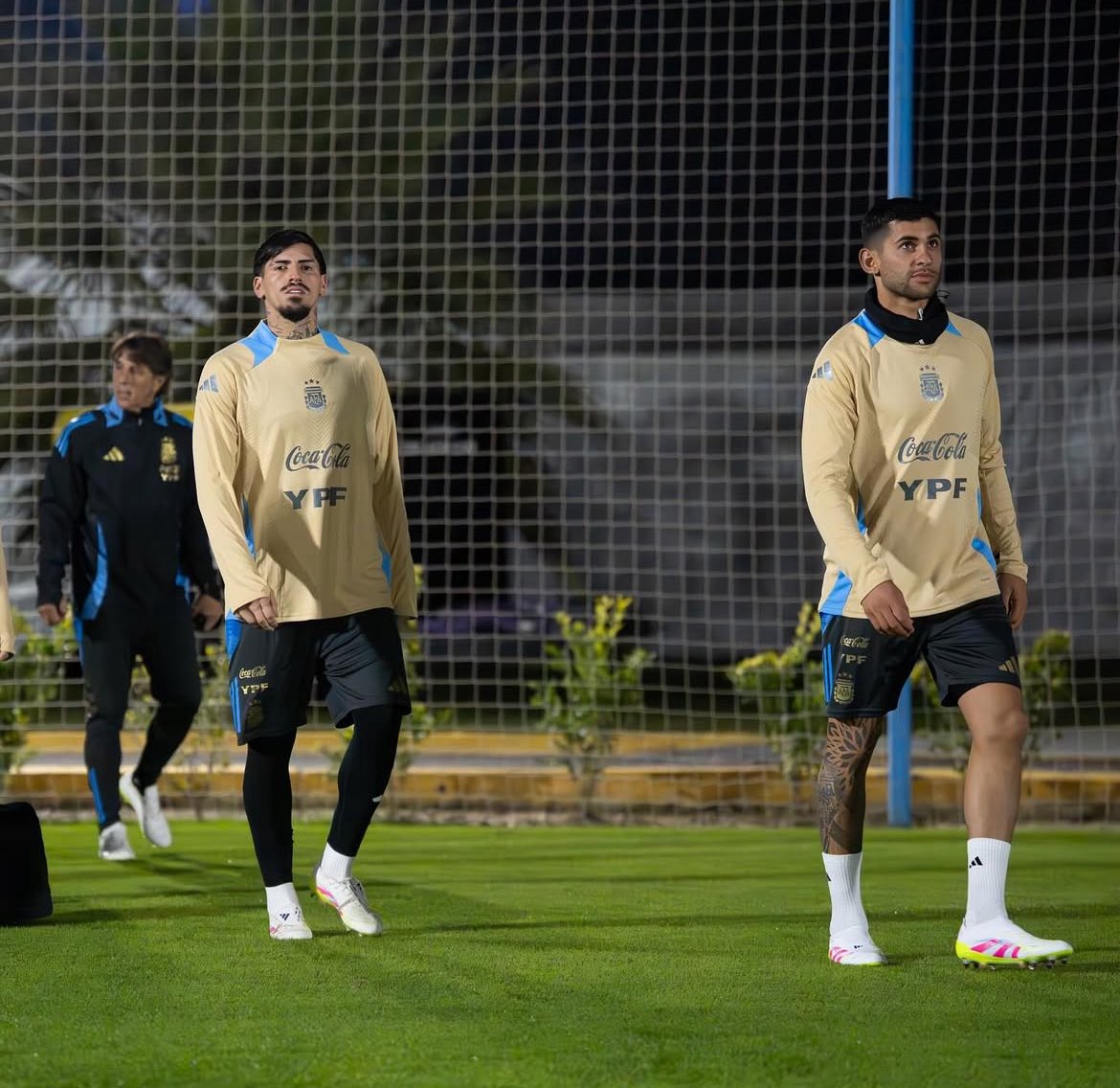 aguscaiiii's tweet photo. No se separan estos 2

No están preparados… https://t.co/zii8WnWze9