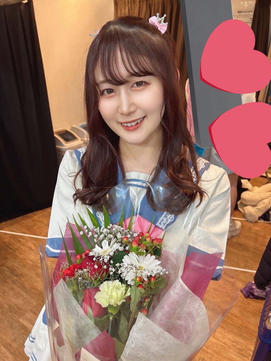 fuyuki220's tweet photo. １回アイドル挟んじゃうと朝から仕事出勤したりすると、あれ？なんで働いてんだっけ？って気持ちに一瞬なるんだよね。別にずっと働いてるのに😂現実世界とのギャップありすぎて、、眠い😪
1ヶ月ぶりの日勤だあ💪 https://t.co/c9gfz7LKsb