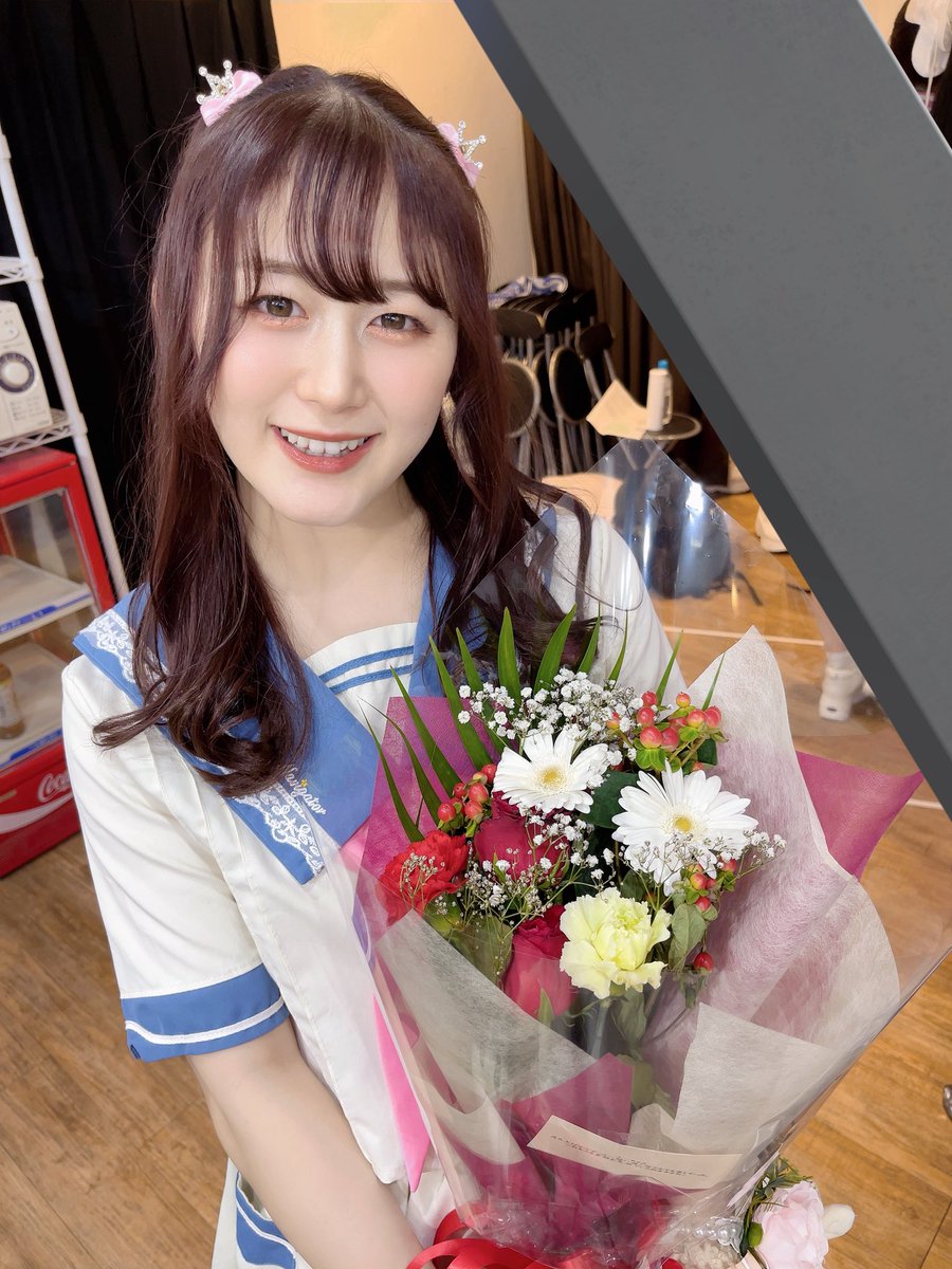 fuyuki220's tweet photo. １回アイドル挟んじゃうと朝から仕事出勤したりすると、あれ？なんで働いてんだっけ？って気持ちに一瞬なるんだよね。別にずっと働いてるのに😂現実世界とのギャップありすぎて、、眠い😪
1ヶ月ぶりの日勤だあ💪 https://t.co/c9gfz7LKsb