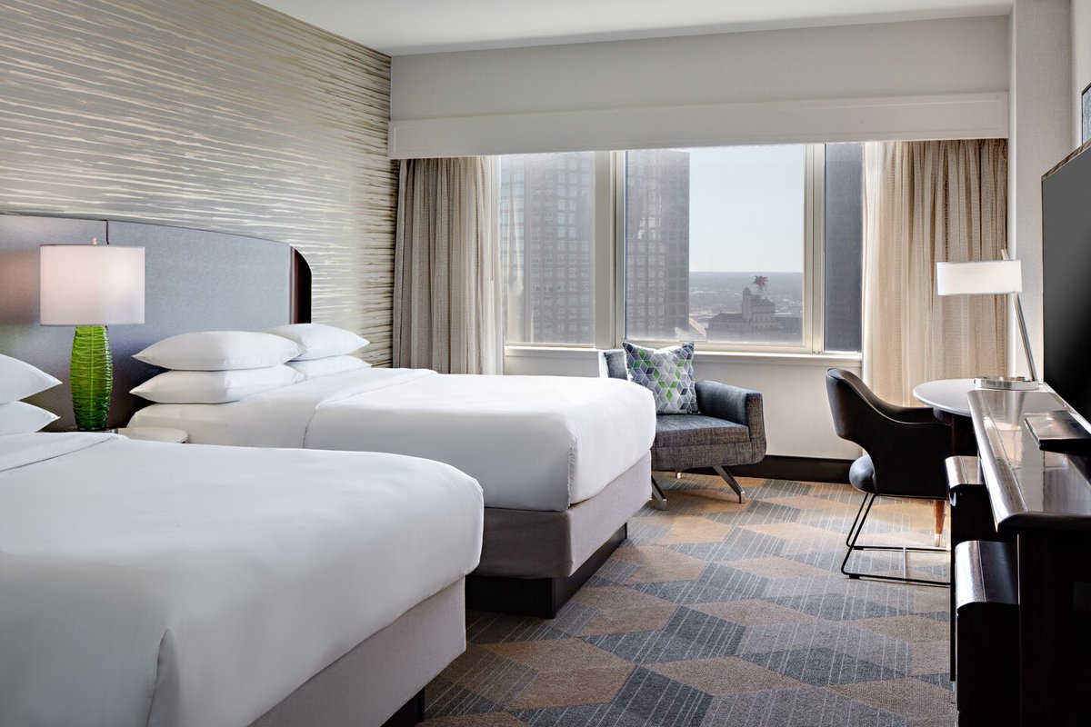 Looking for the perfect place to stay in the heart of Dallas? 🏙️✨ The Sheraton Dallas Hotel has it all, from stylish rooms and great dining to being just steps away from the DallasArts District and downtown buzz. 

 #SheratonDallas #DallasHotel #VisitDallas