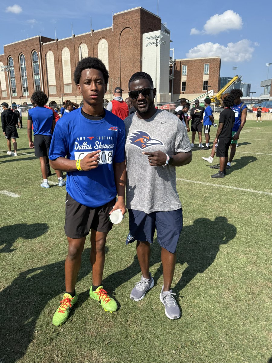 DenimSteed's tweet photo. Extremely thankful to say l've RECEIVED MY FIRST DIVISION 1 OFFER from UTSA
FOOTBALL! @coachjordan03 @RayRecruiting 
@koach_ryan @UTSAFTBL @SOCFootball1 https://t.co/jmBdg4xYVT