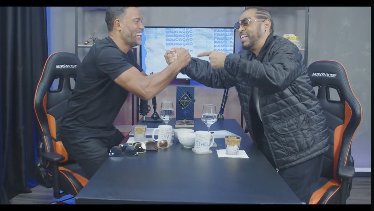 Que episódio enorme do #PaisEFilhosPodcast com o <a href="/thaideoficial/">Thaide</a>. Ontem vi e aprendi pacas com o Claudinho Silva e hoje teve Thaíde.
<a href="/Angelomcanuto/">Angelo Canuto</a>, a cada episódio um acerto e tanto. De coração, parabéns!!!