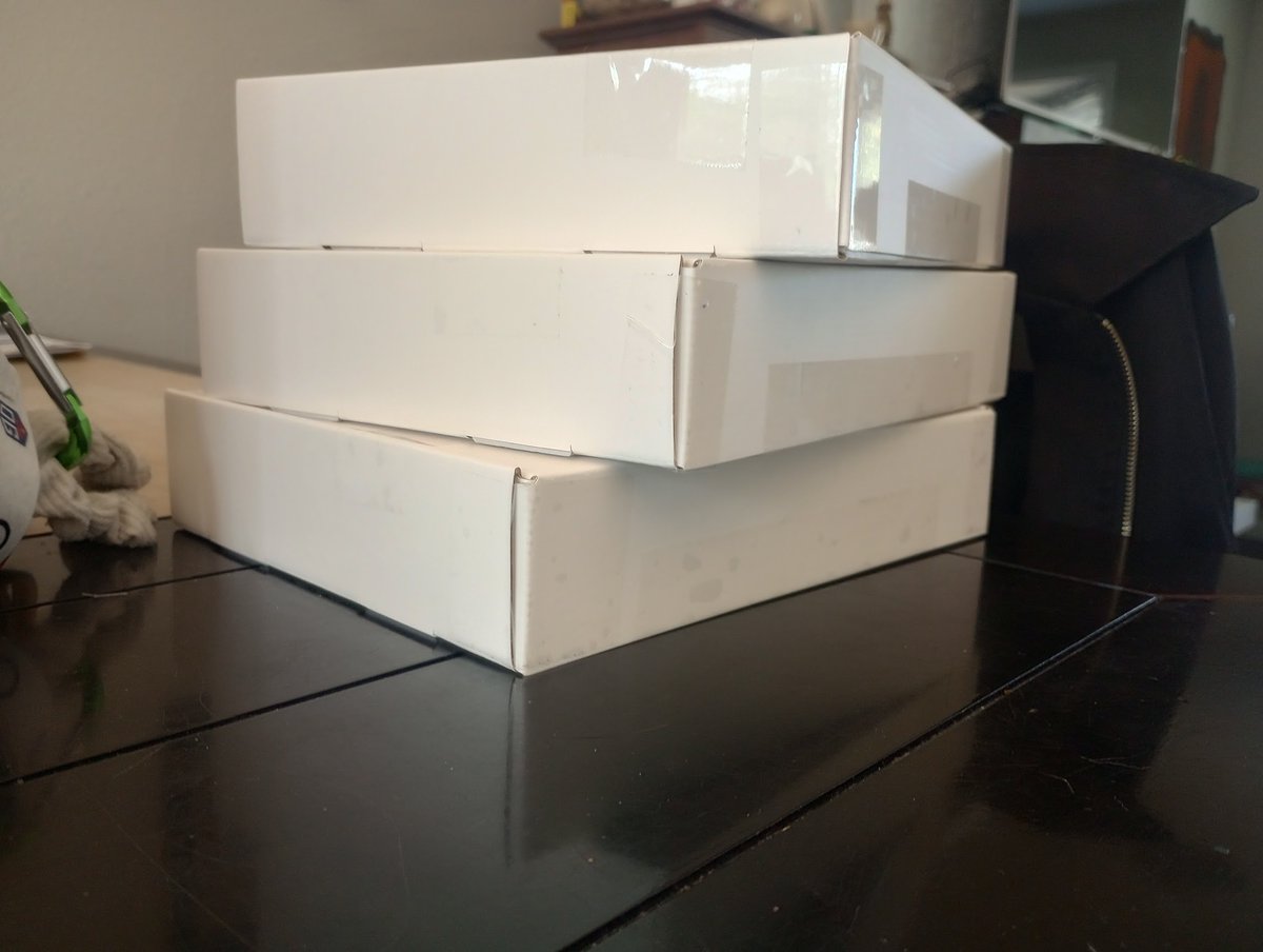 I'm surprised and delighted how many of you wonderful readers opted for a signed hardback. Another pile of these beauties going into the mail today. Farewell my shiny white boxes. May you travel with much speed and few dings!

Want your signed copy too?
returntoaramon.com/shop