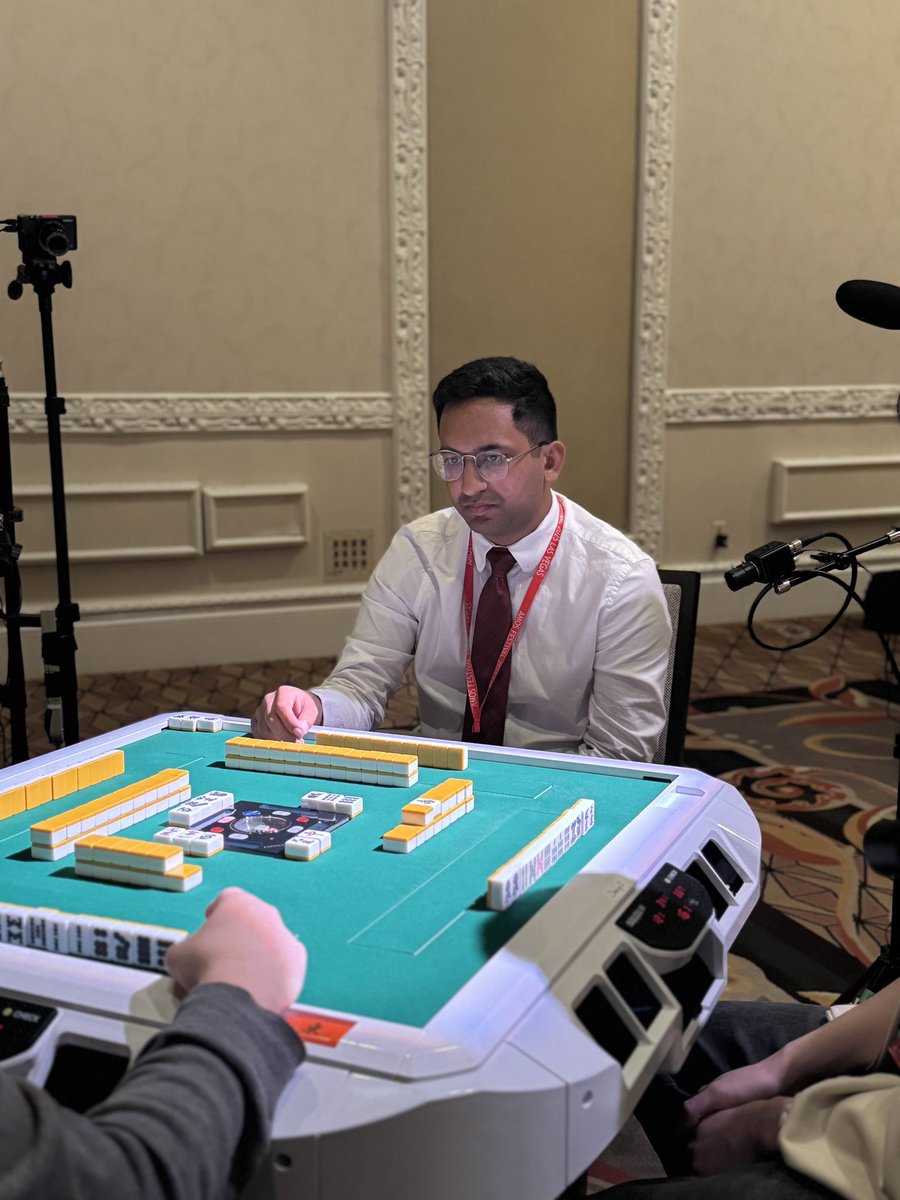 jaiakt's tweet image. Amos fest was a blast.  The most legendary mahjong event in the US that has ever happened.  I don't think I've ever been this starstruck in my life.  I also finally got a picture of me playing mahjong that I don't hate :).  Props to @LAPOM2 for organizing such a great event!