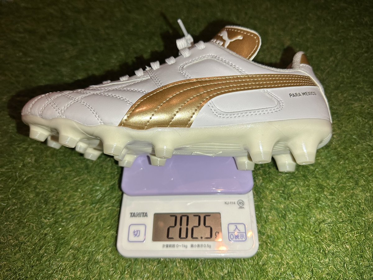 shiocap's tweet photo. Puma #ParaMexico SE TOP HG
ずっと気になっていたパラメヒコの復刻版
このカラーはゼビオ限定ですかね?
白/金は1番すきなカラーです
ロングタンは何年振りでしょうか
履いてみてシュータン調整するかは考えたいと思います
プーマはサイズが各モデル微妙でして今回は24.5にしてパツパツって感じです https://t.co/XoJWt3Nrt4