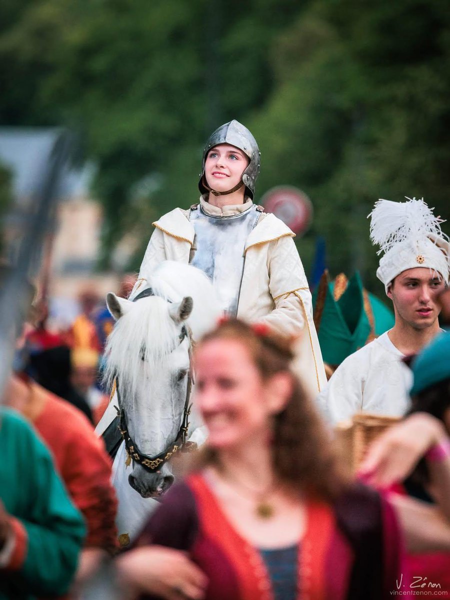 "De l'amour ou haine que Dieu a pour les Anglois, je n'en sais rien, mais je sais bien qu'ils seront tous boûtés hors de France, excepté ceux qui y périront.". Jeanne d'Arc