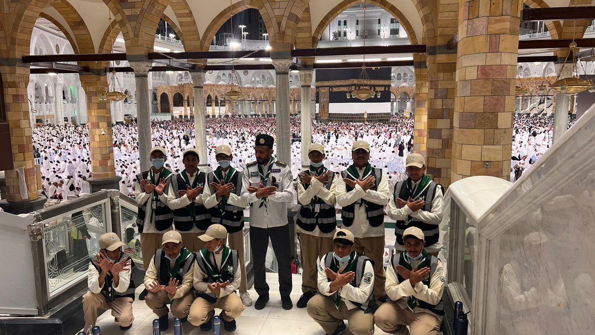 tanmiaqufl's tweet photo. كشافة-تنمية-القفل تباشر العمل في الحرم المكي لإدارة الحشود من خلال التنظيم والتوجيه وذلك بالتعاون مع قوات أمن الحج والعمرة. https://t.co/mhQqk50icU
