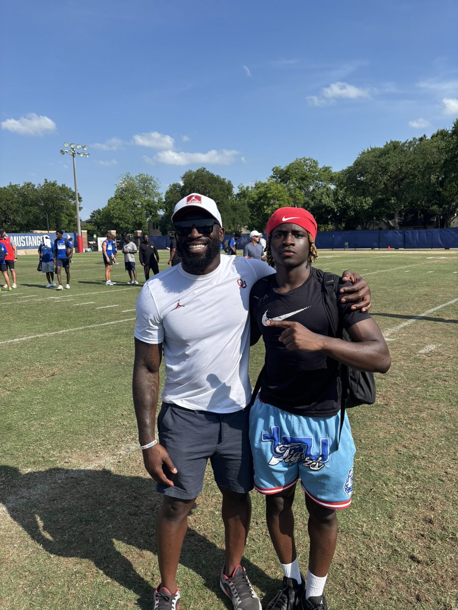 JDENT2026's tweet photo. Thankful for the opportunity of being coached by so many great coaches at SMU MEGA CAMP @SMUFB 
#Dentboyz #DBR #RepTheⓂ️ 

@CoachRiley7 @LanceClark3 @CoachVert @samspiegs @k_sutherlandAR @BrandonHuffman @ARPrepSports @ArRecruitingGuy @JuJuSports1 @coachwyattsmith @Marcusdent93 https://t.co/KdpQPKPVrI