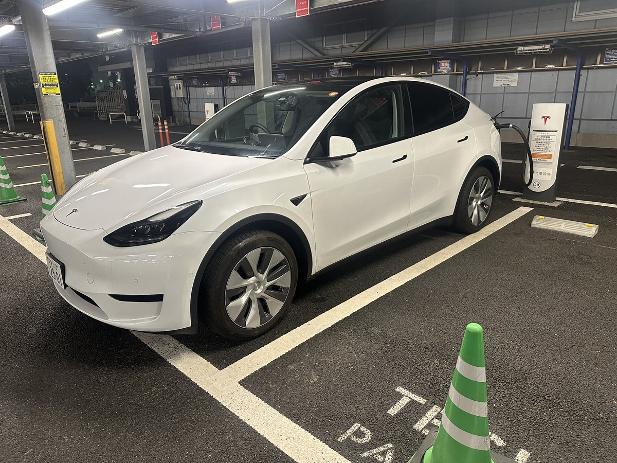 matya5544's tweet image. おはようございます。2時間睡眠な某スーパー店員です。
昨日仕事終わり蒲田でTeslaを借りて夜な夜なドライブ。
そして某所でホテルTeslaに(笑)
なかなかよかったです。
今スタバでモーニング。。