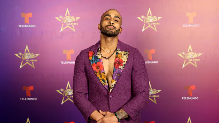 ¡CARAMELO DE CHOCOLATE!

Carlos "Caramelo" Cruz es el GRAN GANADOR del PRIMER LUGAR de #LCDLFAllStars y se lleva el maletín con los $200,000. Después de cinco temporadas, #CarameloGanador se convierte en el primer hombre en ganar. #LCDLF regresa con una 6° temporada en el 2026.