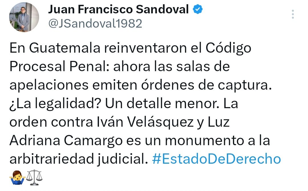 Ricigt1's tweet photo. 💥 “En Guatemala reinventaron el Código Procesal Penal”, denunció el exfiscal anticorrupción Juan Francisco Sandoval, tras la orden de captura contra Iván Velásquez y Luz Adriana Camargo.

⚖️ Según Sandoval, ahora las salas de apelaciones —que no tienen esa atribución— emiten órdenes de captura a solicitud del MP de Consuelo Porras y Corrupchiche.

🤷‍♂️ “La legalidad es un detalle menor”, ironiza Sandoval, ante lo que califica como un monumento a la arbitrariedad judicial.
#JusticiaCooptada #FueraPorras #YoApoyoACICIG