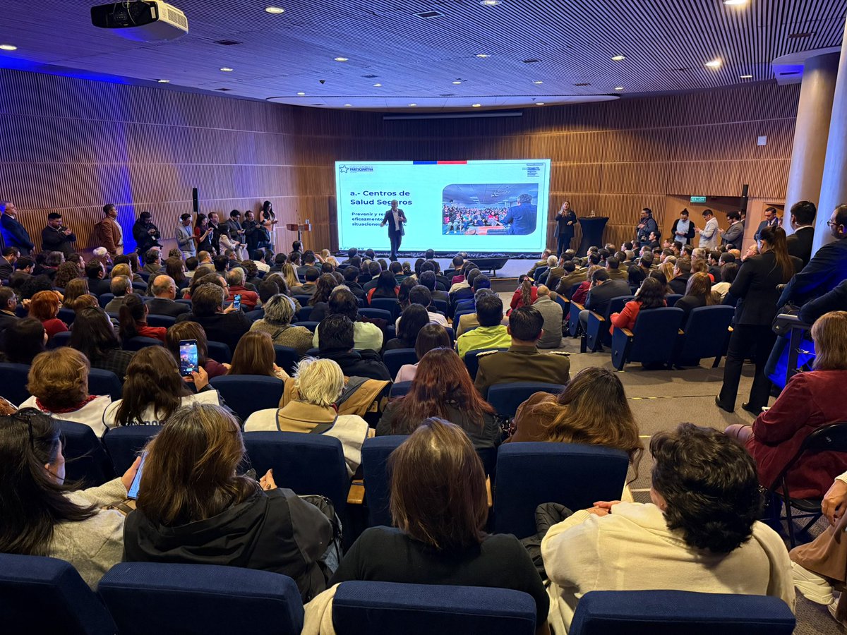 Gabriela Elgueta (@gabyelguetap) on Twitter photo Asistí a la Cuenta Pública del Delegado Presidencial de la RM <a href="/Duranbaronti/">Gonzalo Durán</a> donde dio a conocer sus avances con foco en seguridad pública, desarrollo urbano y articulación intersectorial. Desde <a href="/Minvu/">MINVU - Chile</a> valoramos el compromiso con una gestión que pone en el centro a las personas. Asistí a la Cuenta Pública del Delegado Presidencial de la RM <a href="/Duranbaronti/">Gonzalo Durán</a> donde dio a conocer sus avances con foco en seguridad pública, desarrollo urbano y articulación intersectorial. Desde <a href="/Minvu/">MINVU - Chile</a> valoramos el compromiso con una gestión que pone en el centro a las personas.