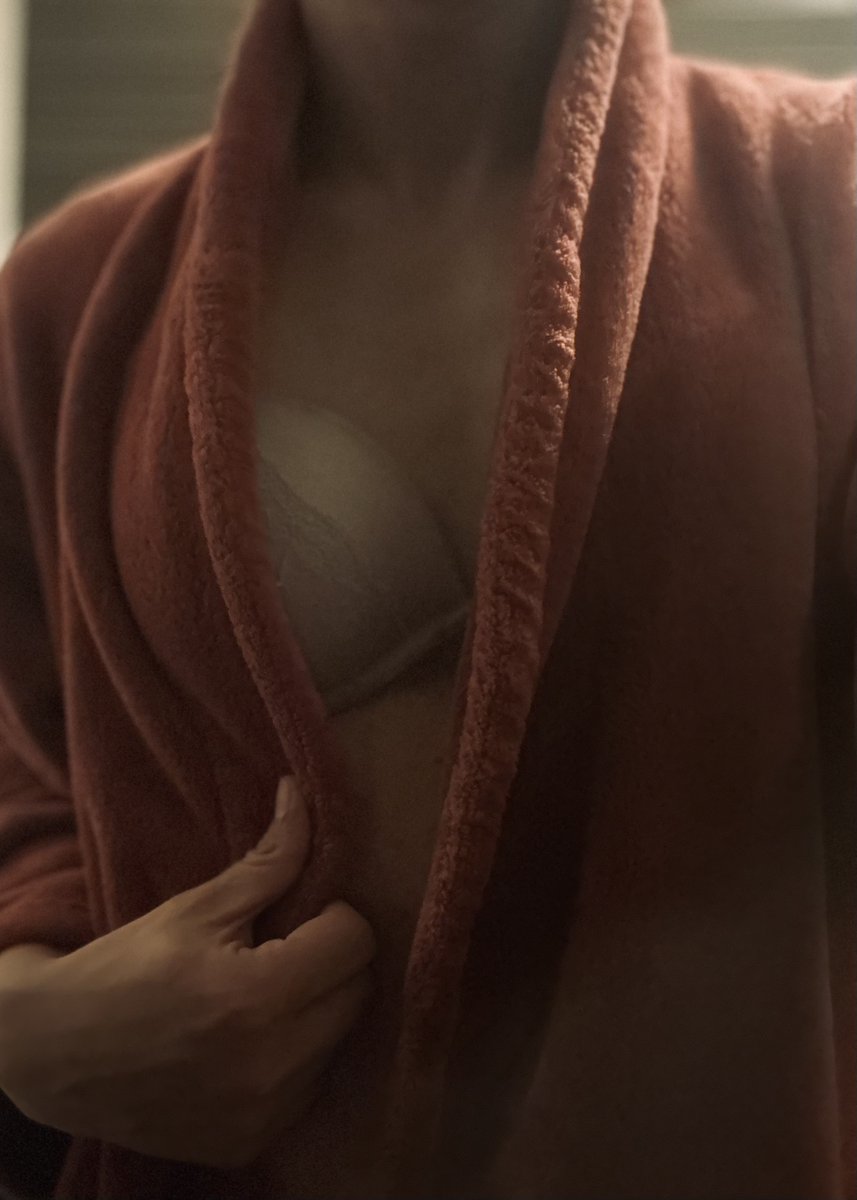 TS_Victoria_'s tweet photo. Ich bin neu hier.
Eine Stimme. Ein Körper. Eine Fantasie, die sich entfaltet…
Willst du mich begleiten?
#NewOnTwitter #TSgirl #EroticTease #OnlyFansPromo https://t.co/YcWUY9lkLp