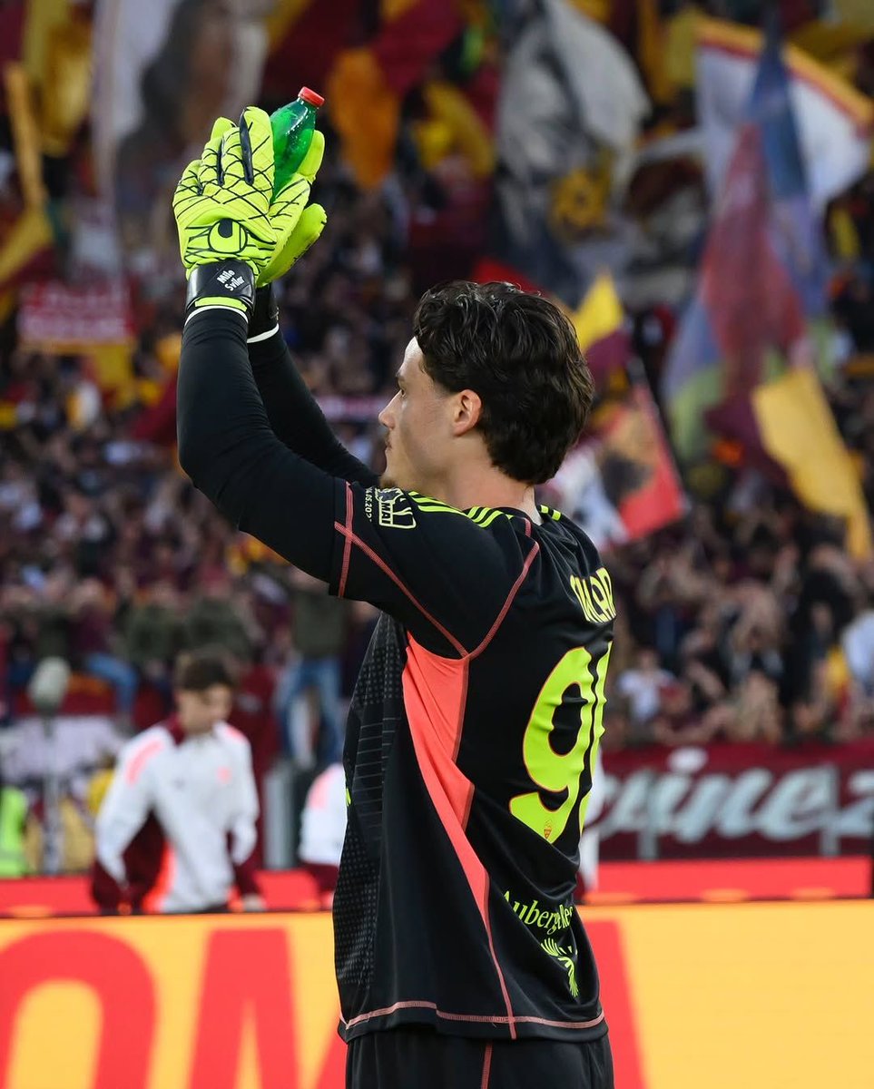 per la prossima season saluto a malincuore i @AI_Vultures .. F/a gk possibilmente solo club di A/B
<a href="/RT_ProClubs/">RT CLUBS</a> <a href="/RTAllProClub/">RETWEET ALL PROCLUB</a>