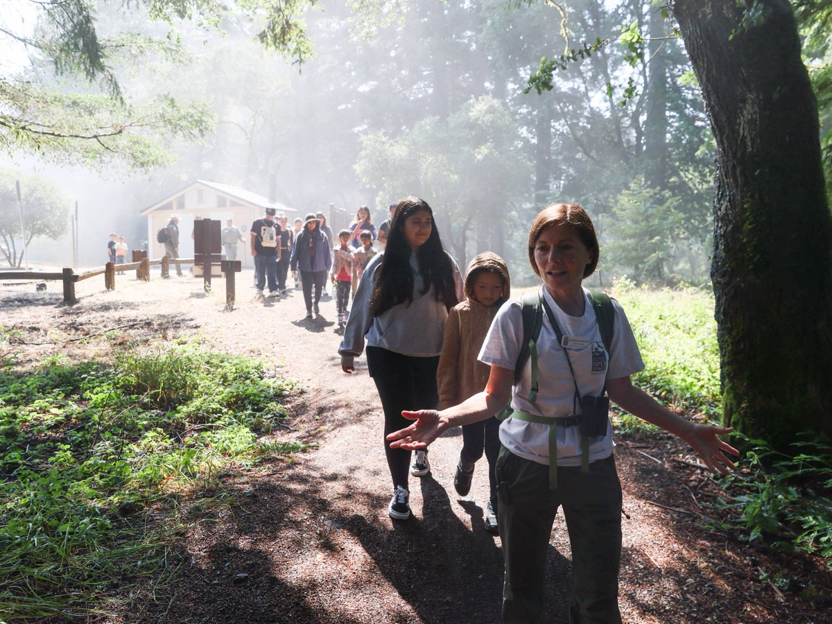 ⛰️Hitting the trails this summer? Explore our Library of Things to discover new ways to enjoy your hikes.

smcl.org/blogs/post/lib…