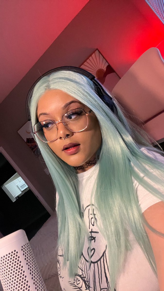 HAPPY MONDAY

WE LIVE twitch.tv/nickinebula