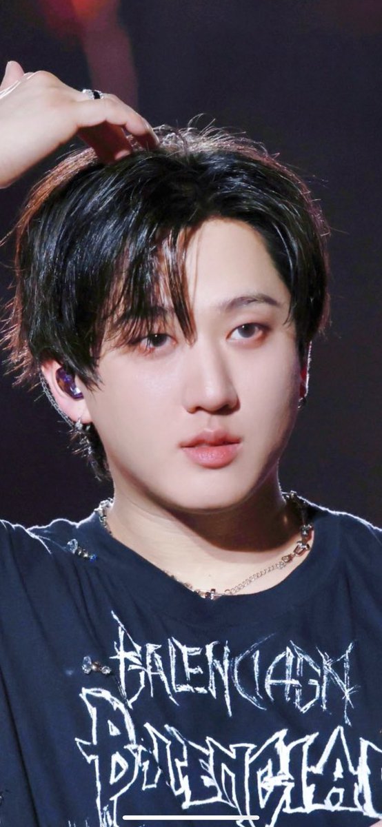 seo_slidin's tweet photo. He looks like a little doll
  he’s so pretty https://t.co/uSpY2z018n