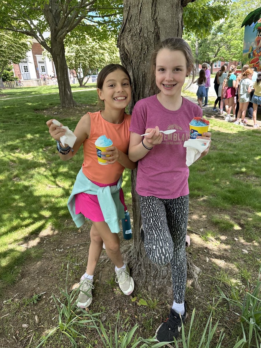 MrsScottDale's tweet photo. @MedfieldK8PTO thanks for a fun afternoon with shaved ice! #beproudbedale https://t.co/SYAotOd0H8