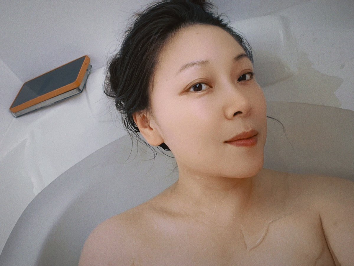今天下午拍图，明天又会有新的一组。
时间一周一周地过，太快了。感觉还没喘气呢，又有作业了。
订阅已发。 https://t.co/NeZTKEvwZU