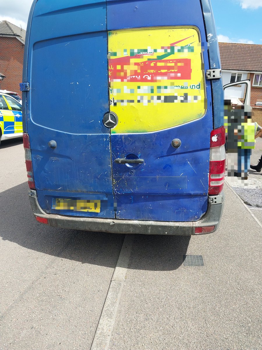 KentPoliceRural's tweet image. This van caught our officers attention in #Erith.
Some quicktime work identified one of the occupants as being involved in theft of metal, and household goods in #Sevenoaks. #RoomForOne, #Arrested Av