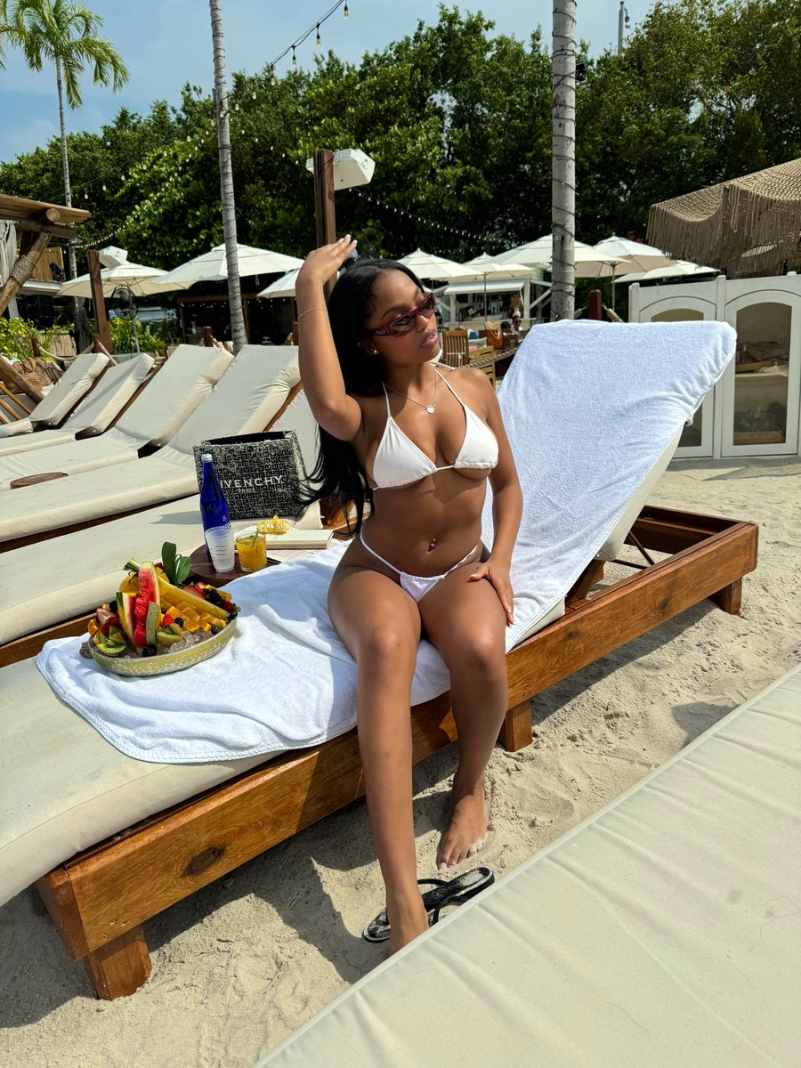 themyaanicolee's tweet photo. https://t.co/nvGMeOAO6L