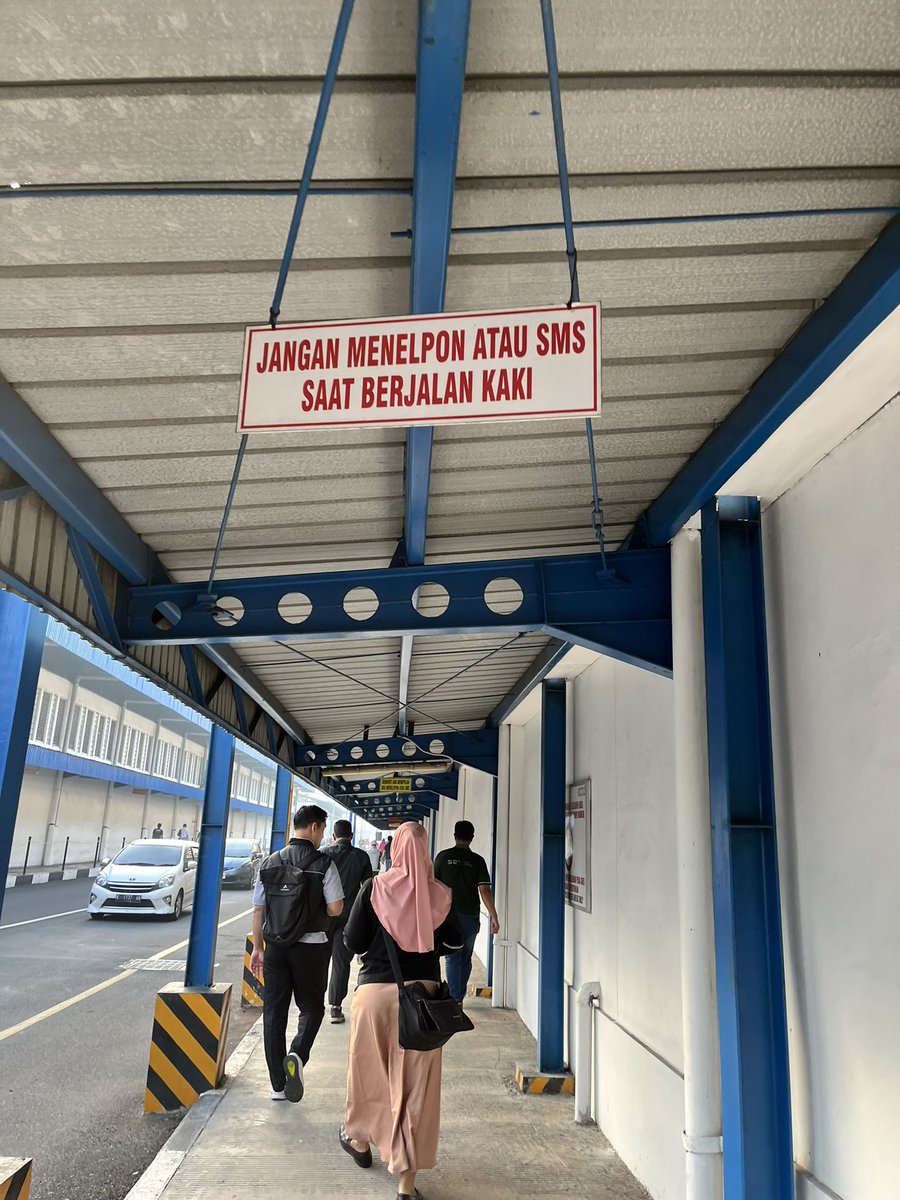 Engga kok cuma ngetweet