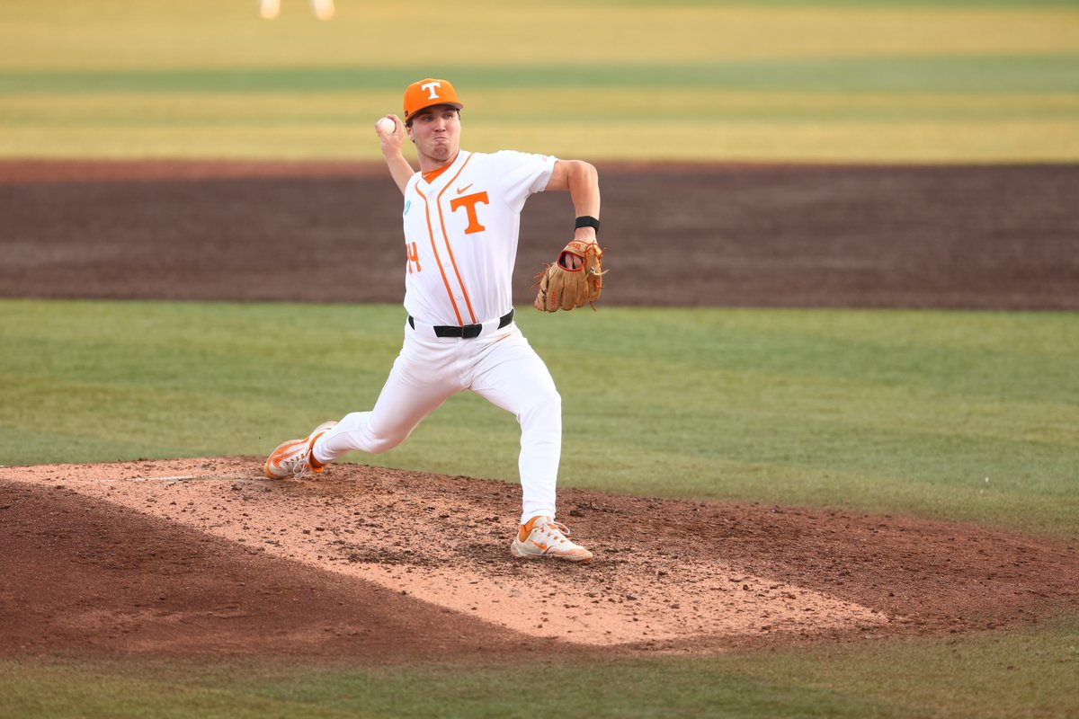 T5 | Going back to the pen after a two-run homer by Wake to cut the lead to 8-4.

Dylan Loy will take over after 2.2 solid innings from Krenzel.

📺 1tn.co/45aH225 (ESPN2)

#GBO // #OTH // #BeatWF