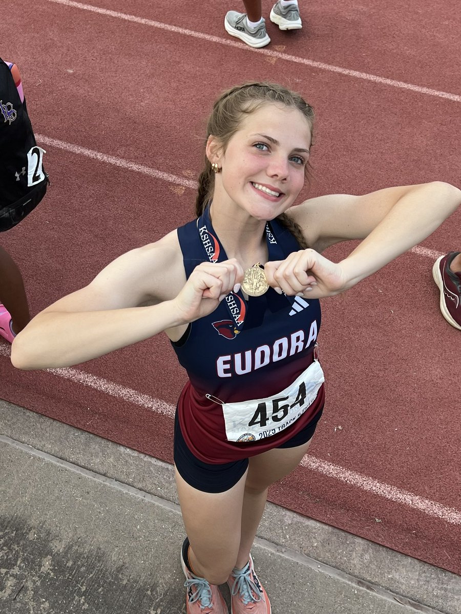 kyle_deterding's tweet image. Brynn got a late start to track this season but it was fun watching her and her teammates at  State.  Team was state runner up!!  And  Brynn earned a 7th place medal in the 300 hurdles. Great group of girls and coaches