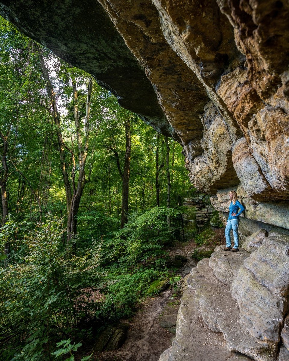 Suns out, trails calling, and splash zones fully activated 🌞 Whether you’re chasing fireflies, kayaking till sunset, or just vibing in a hammock - Ohio’s great outdoors is the ultimate summer hangout! 🌲🌄🛶 ohio.org/summer
📍: Thompson Ledges Park
📸: venture_vibe