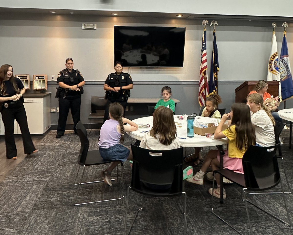 Huge thanks to Girl Scout Troop 6575 for visiting BGPD HQ today! 💚🚓
They got a behind-the-scenes look at how we serve our community &amp; asked some awesome questions.
The future is bright with leaders like these! 👏🌟

#BGPD #Troop6575 #CommunityPolicing #FutureLeaders #GirlScouts